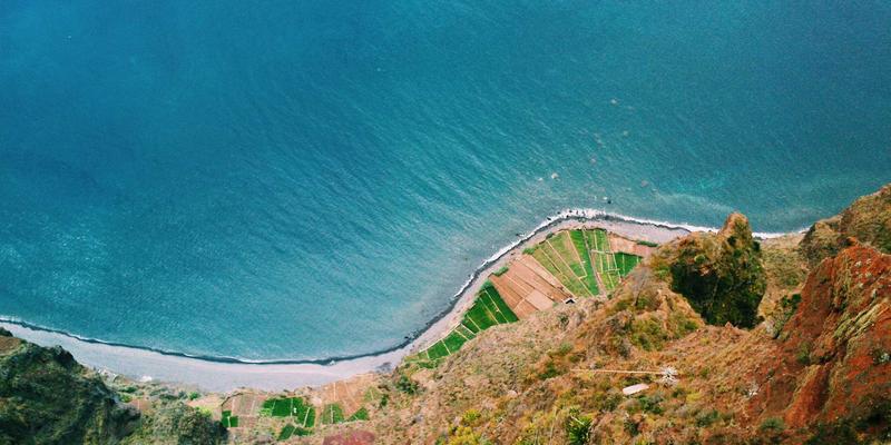 中国计算机信息系统教程：网络集成与企业IT解决方案的核心要义