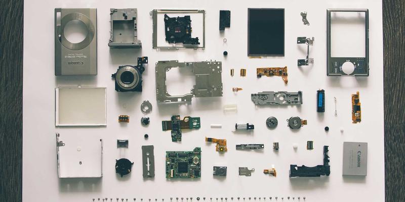 从软件开发到网络集成：中国计算机信息系统国产化替代的路径与生态建设