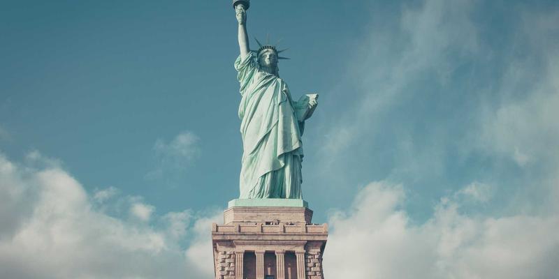 软件开发新篇章：中国计算机信息系统如何重塑远程教育平台的关键架构